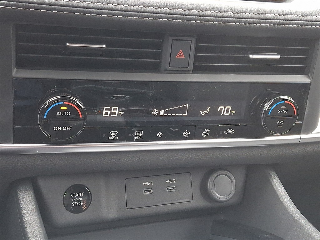 2025 Nissan Rogue SV - Photo 11