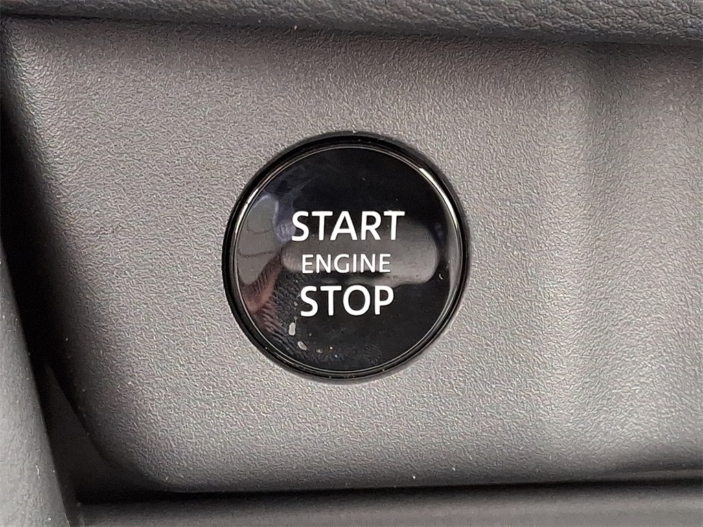 2025 Nissan Rogue SV - Photo 15