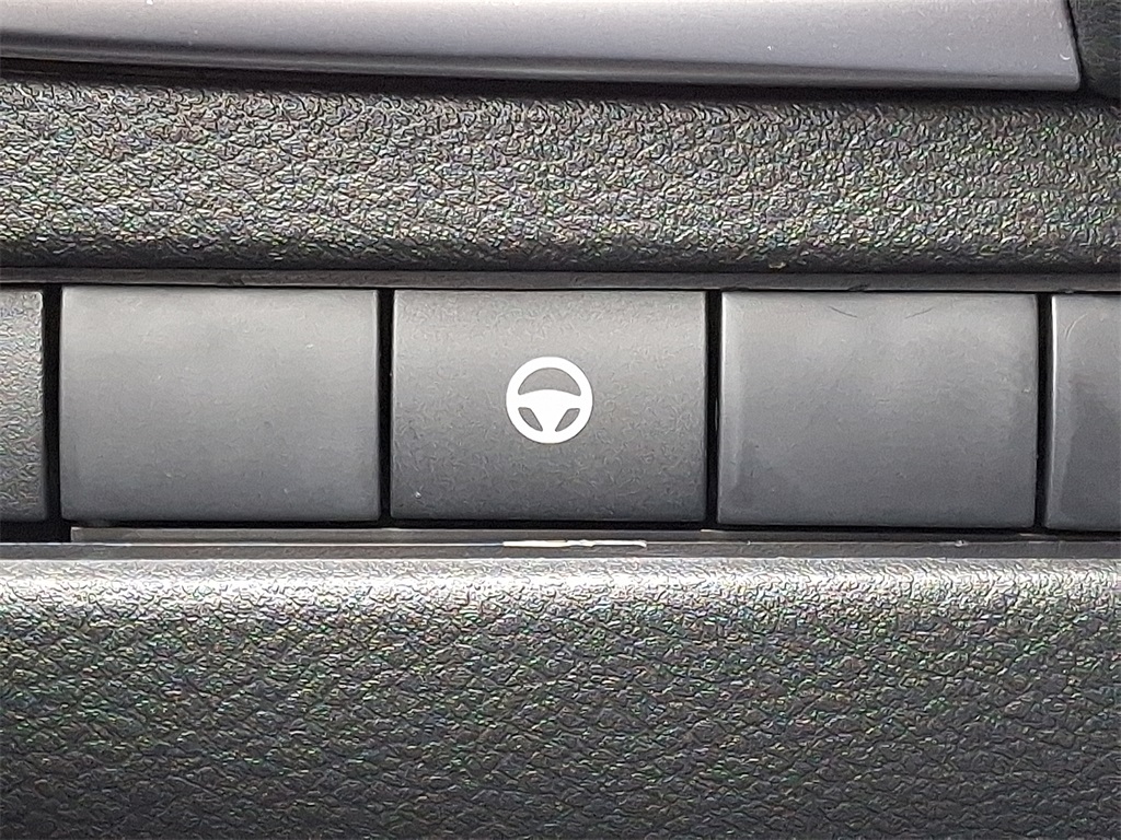 2025 Nissan Rogue SV - Photo 17