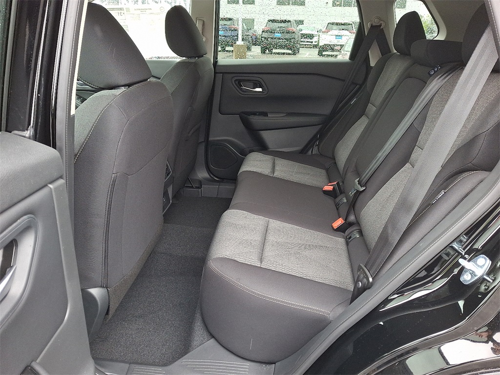 2025 Nissan Rogue SV - Photo 6