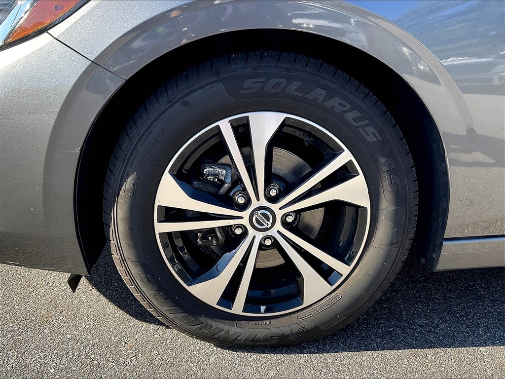 2023 Nissan Sentra SV - Photo 7