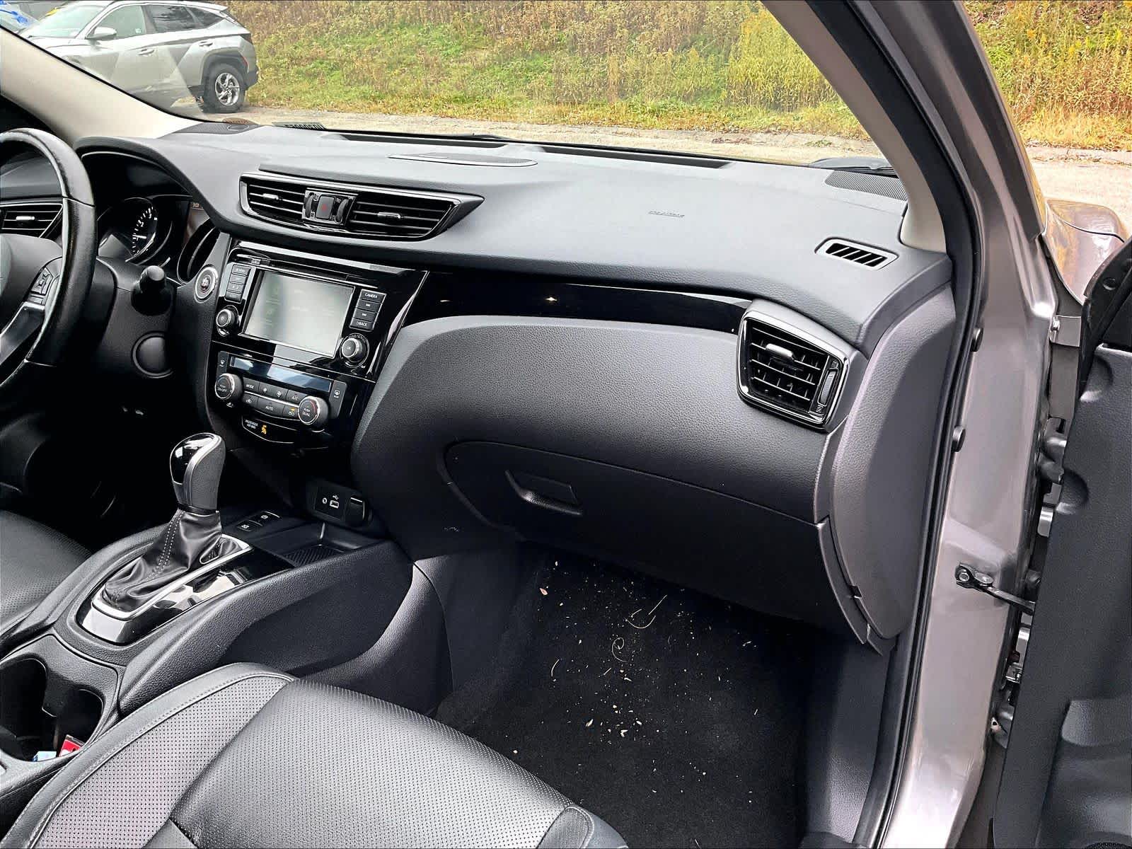 2022 Nissan Rogue Sport SL - Photo 13