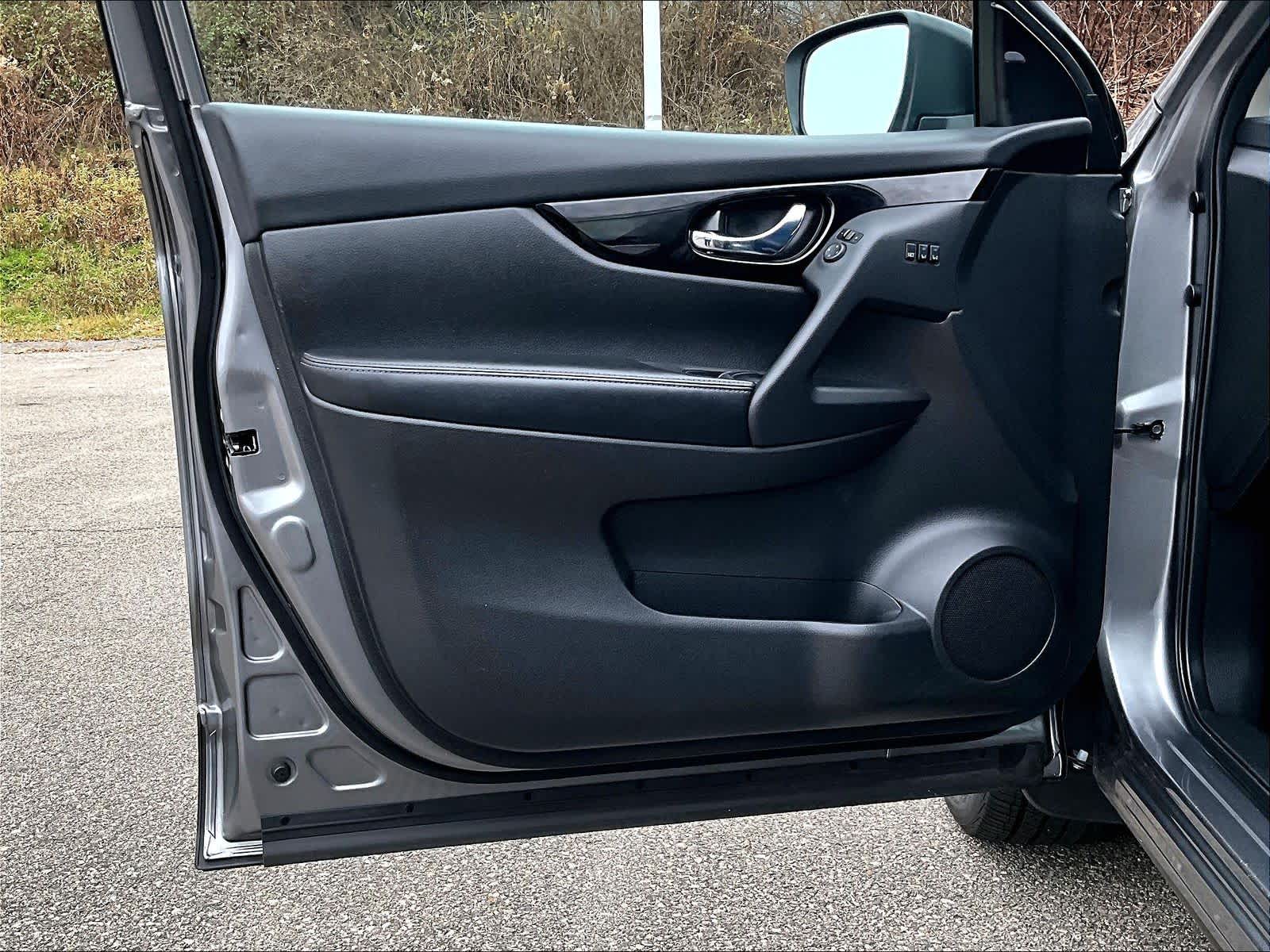 2022 Nissan Rogue Sport SL - Photo 9