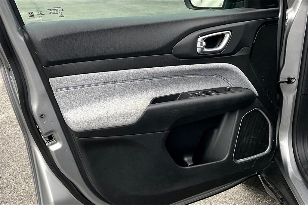 2022 Jeep Compass Latitude - Photo 9