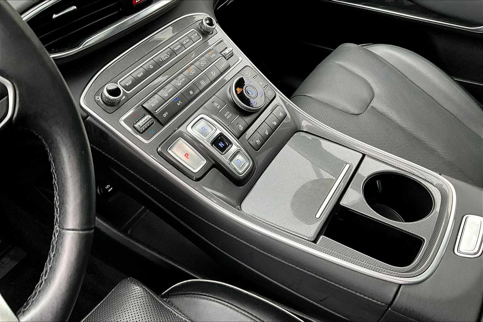 2022 Hyundai Santa Fe Limited - Photo 20