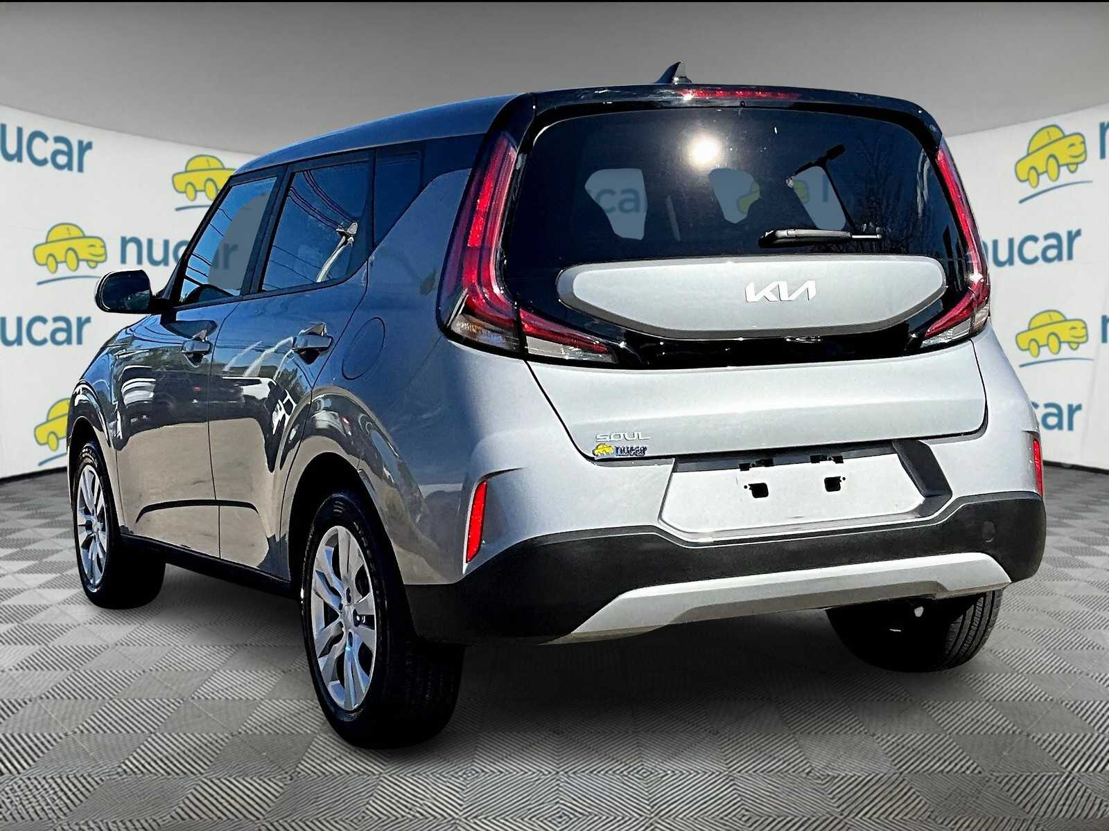 2023 Kia Soul LX - Photo 4