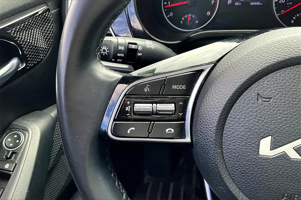 2023 Kia Seltos EX - Photo 23