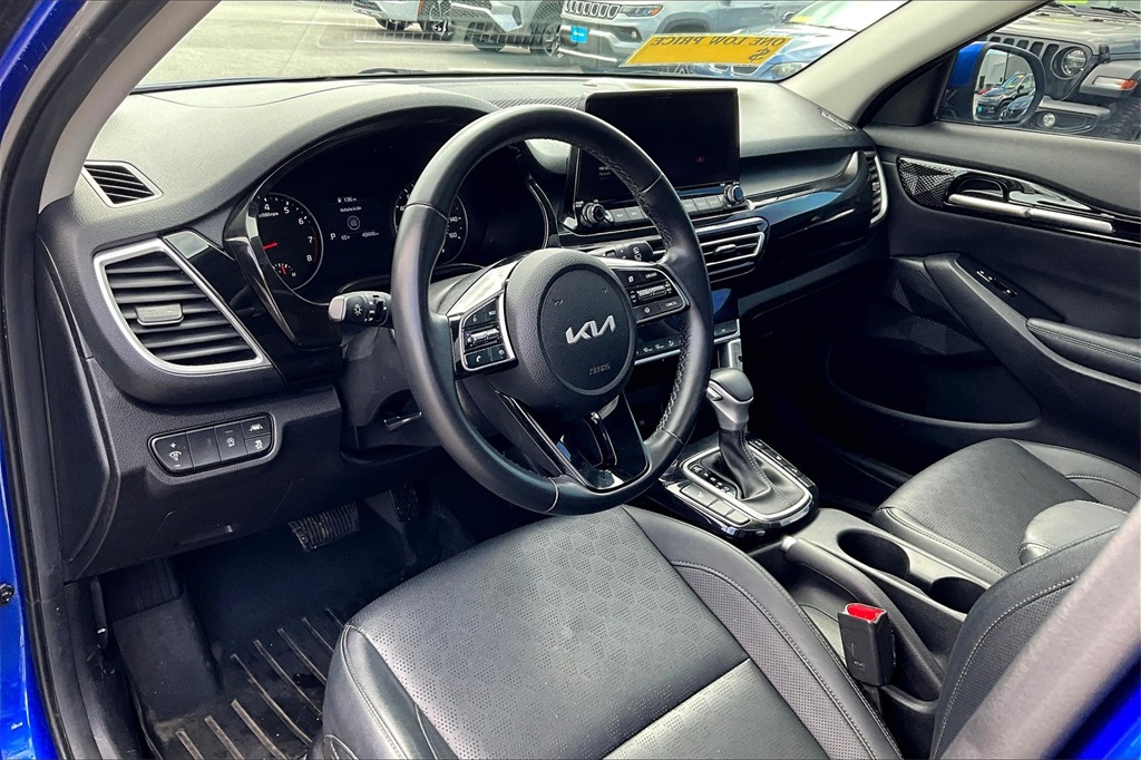 2023 Kia Seltos EX - Photo 8