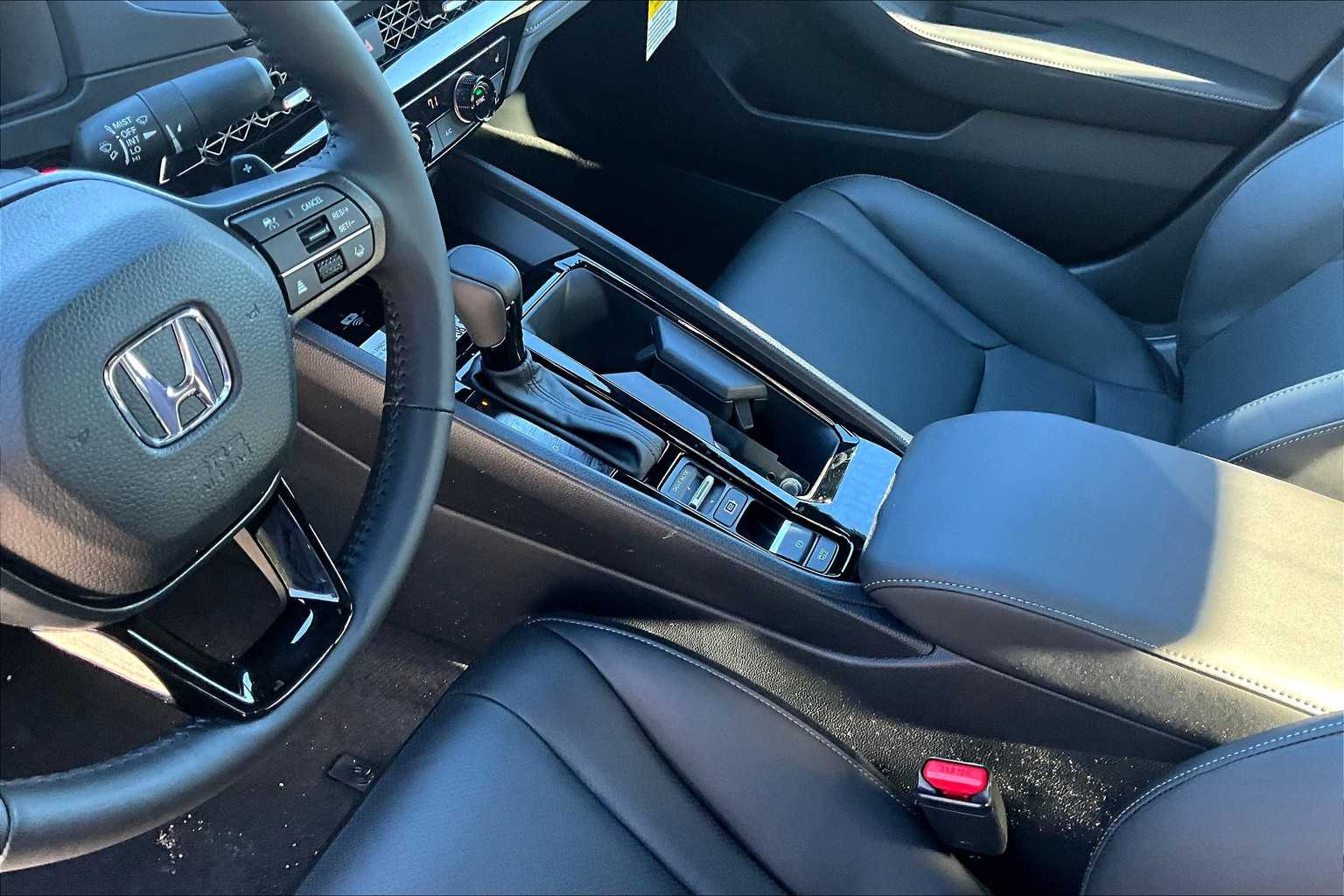 2025 Honda Accord Hybrid Sport-L - Photo 14