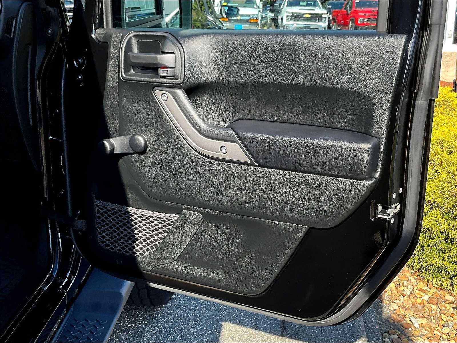 2017 Jeep Wrangler Unlimited Sport - Photo 12