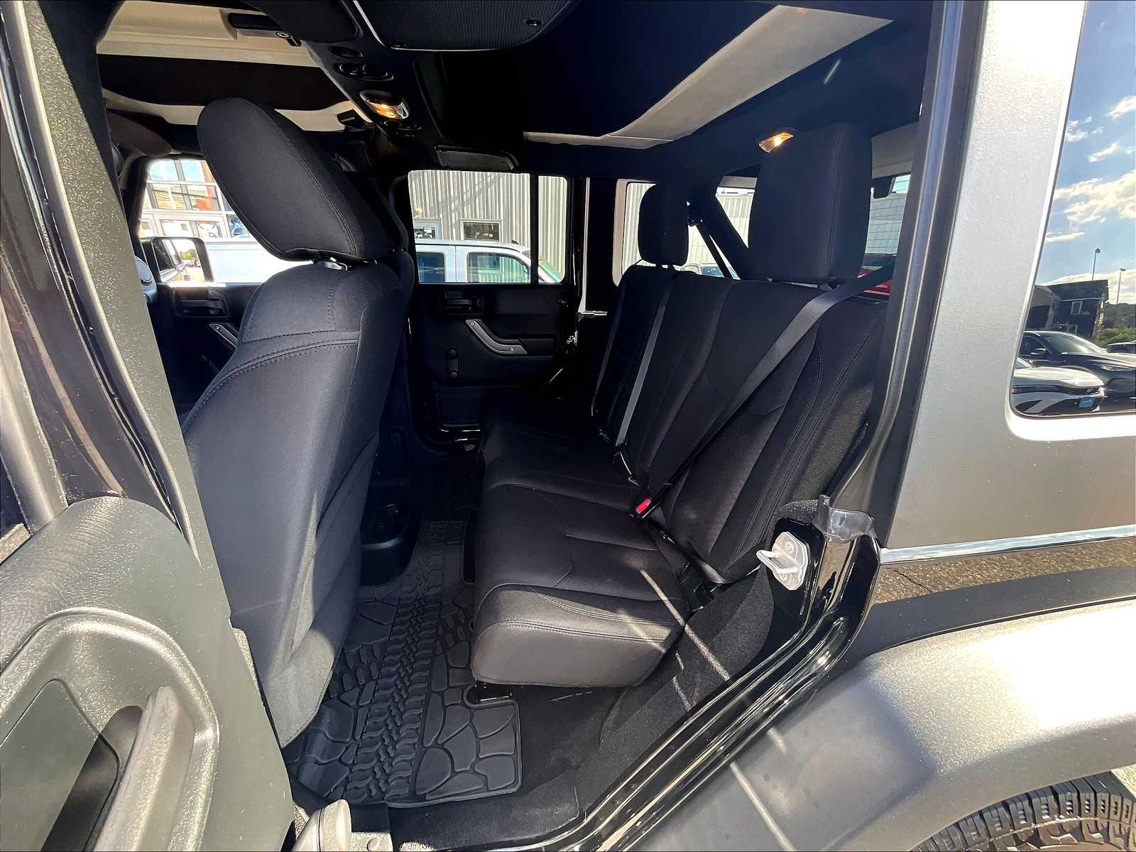 2017 Jeep Wrangler Unlimited Sport - Photo 15