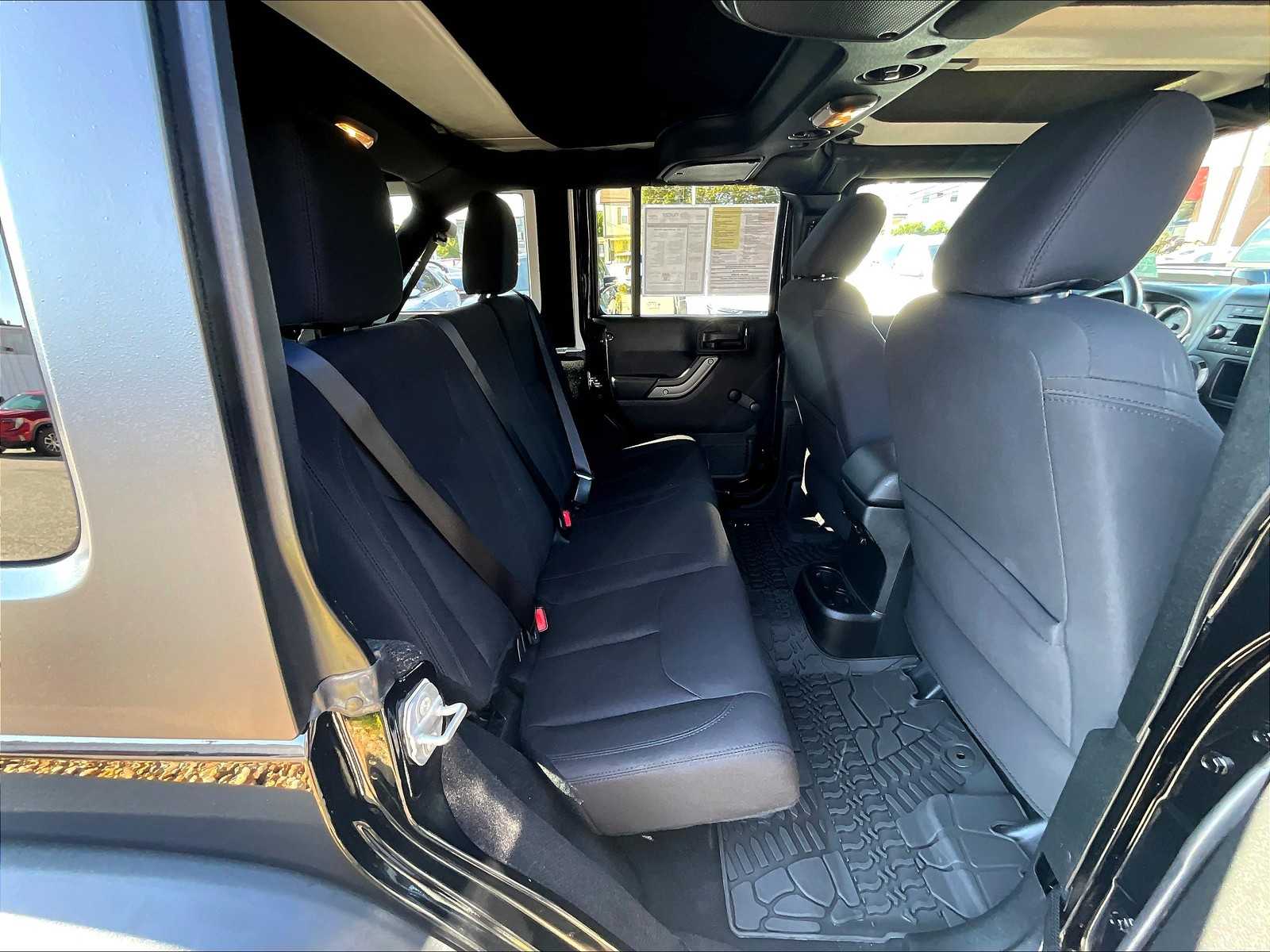 2017 Jeep Wrangler Unlimited Sport - Photo 16
