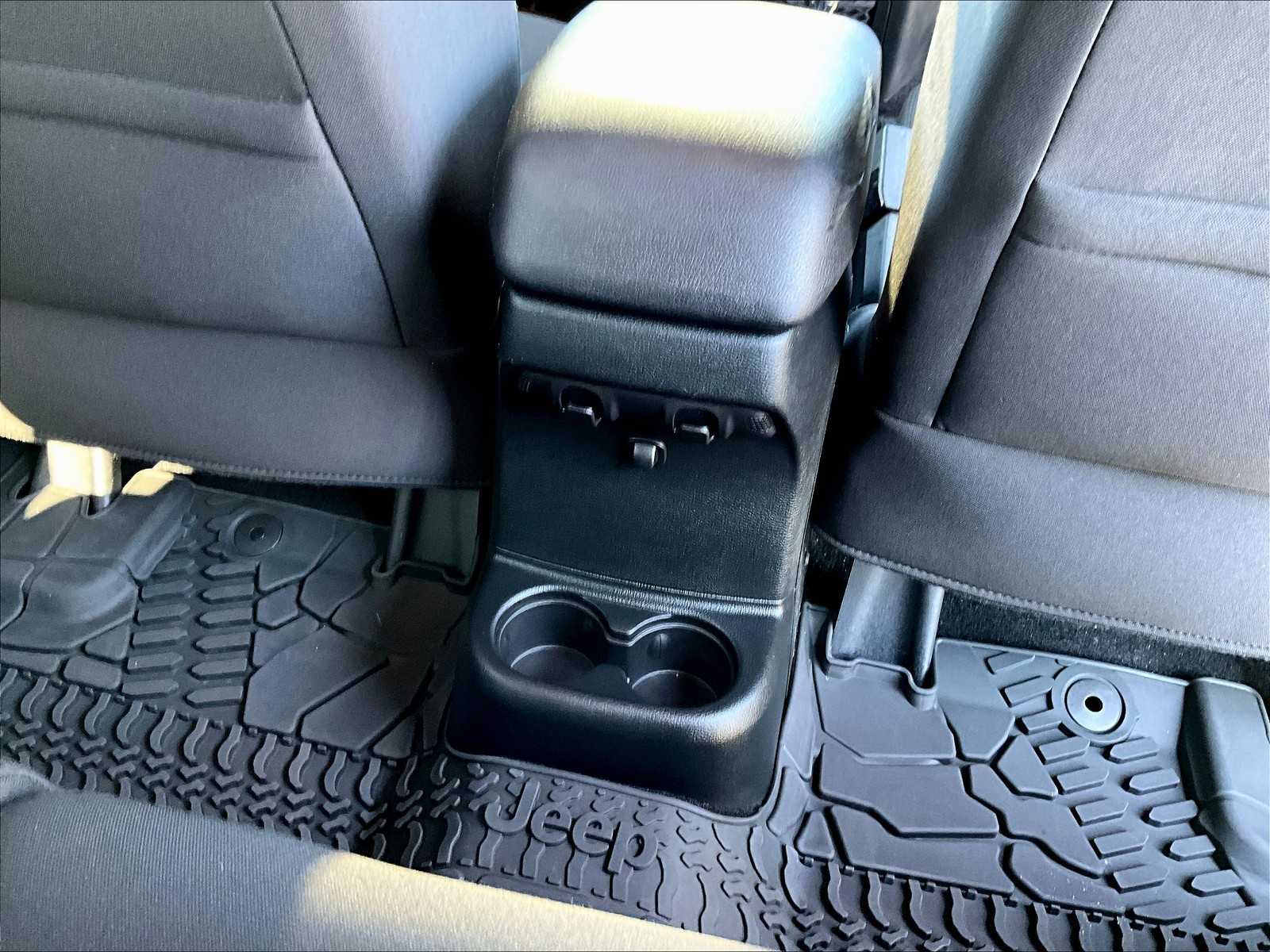 2017 Jeep Wrangler Unlimited Sport - Photo 26