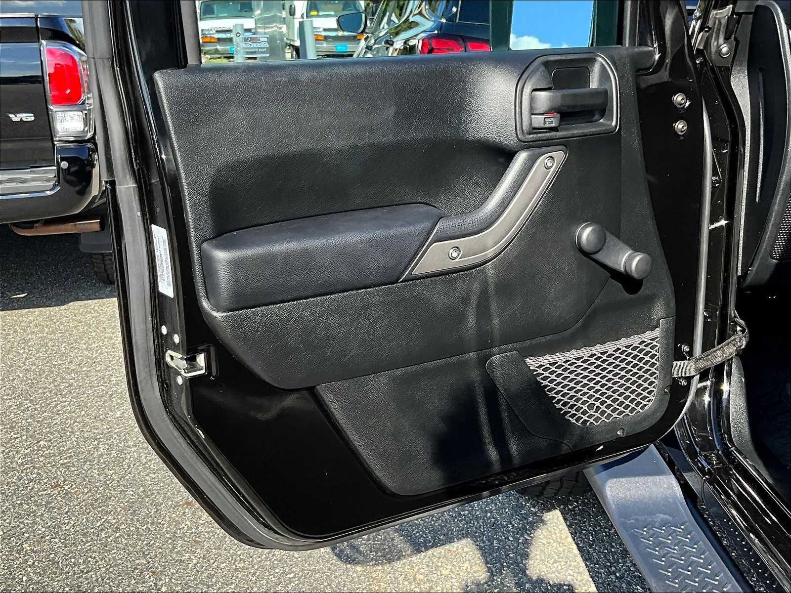2017 Jeep Wrangler Unlimited Sport - Photo 9