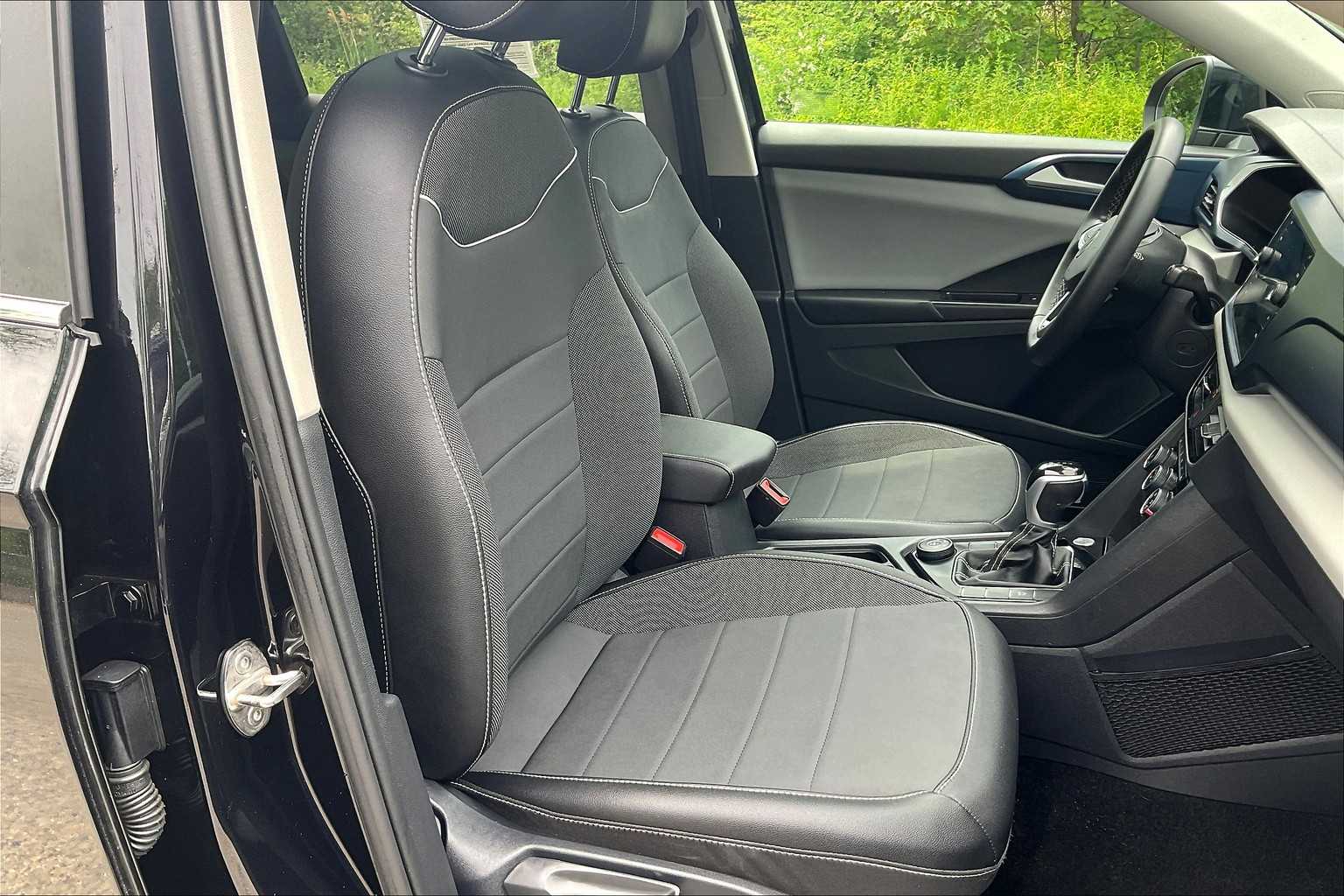 2023 Volkswagen Taos SE - Photo 11