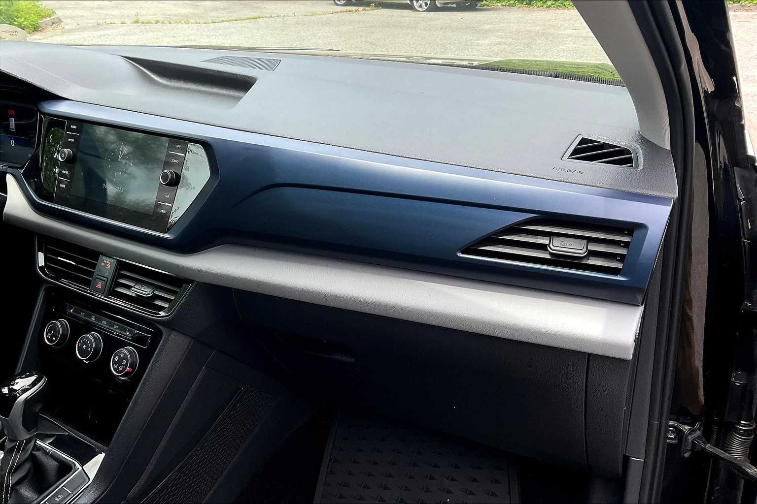 2023 Volkswagen Taos SE - Photo 13