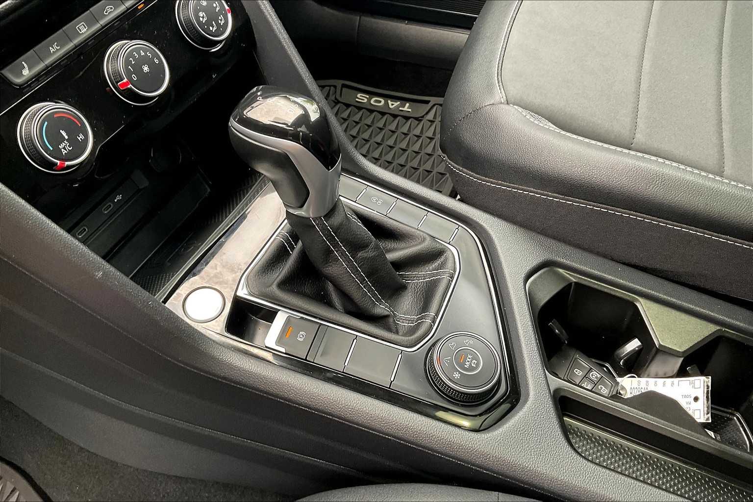 2023 Volkswagen Taos SE - Photo 20