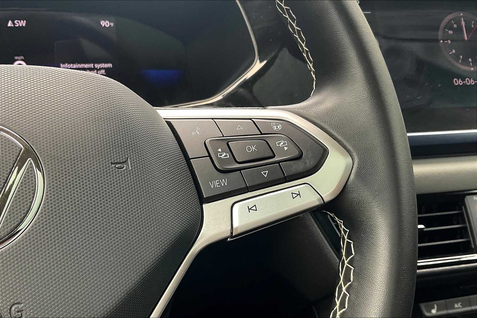 2023 Volkswagen Taos SE - Photo 24