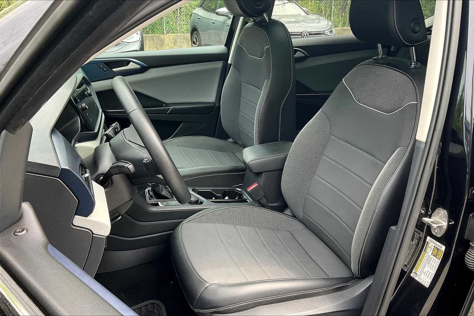 2023 Volkswagen Taos SE - Photo 10