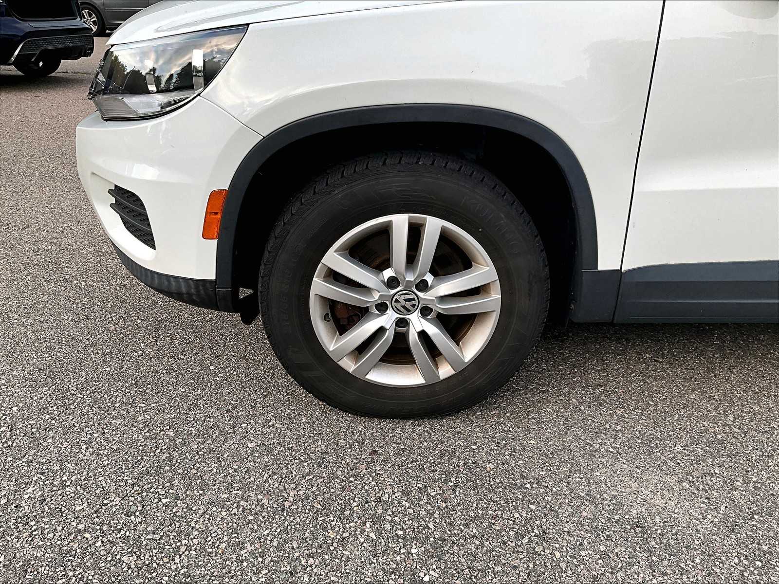 2017 Volkswagen Tiguan  - Photo 4