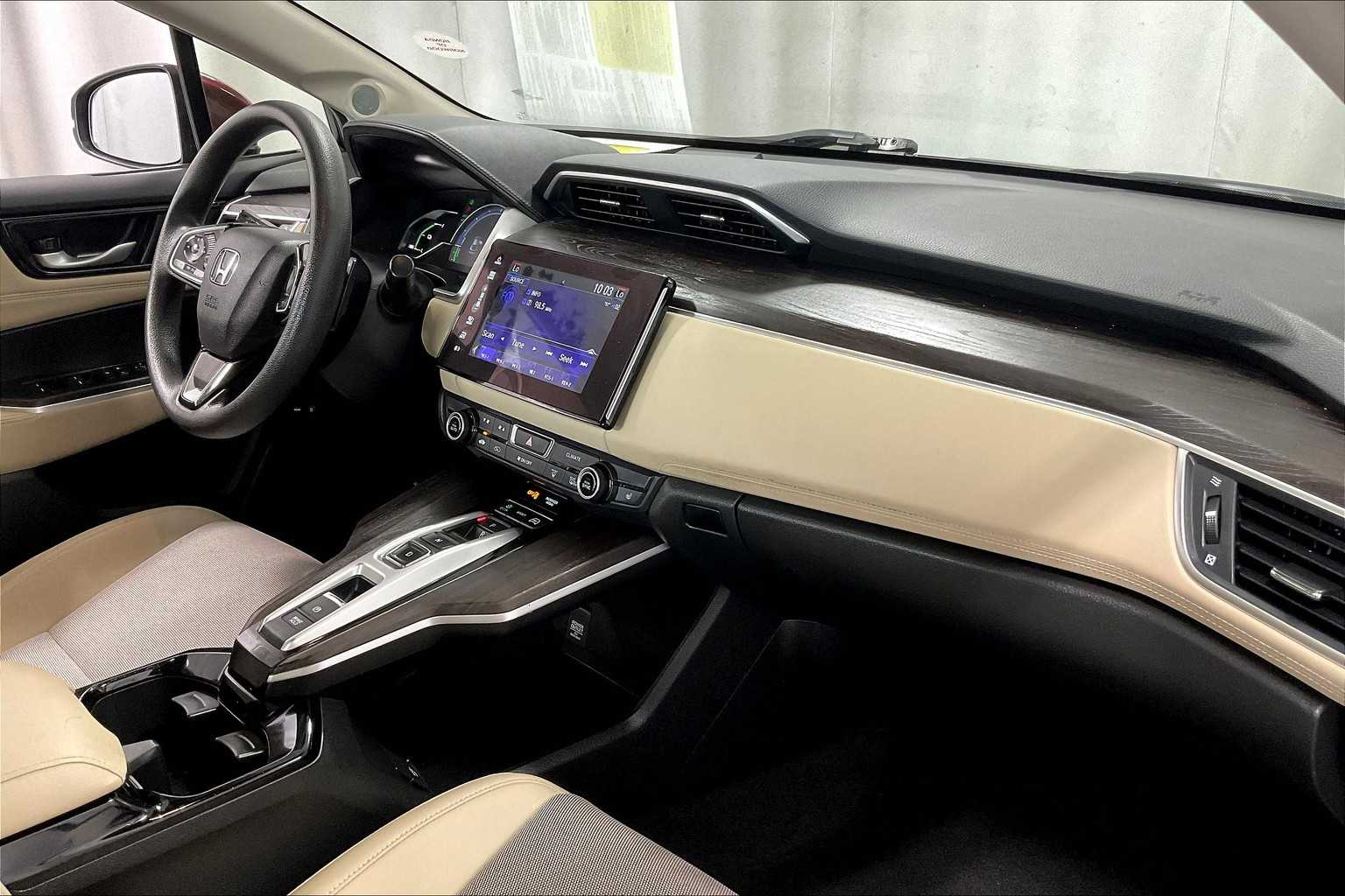 2018 Honda Clarity Plug-In Hybrid  - Photo 14