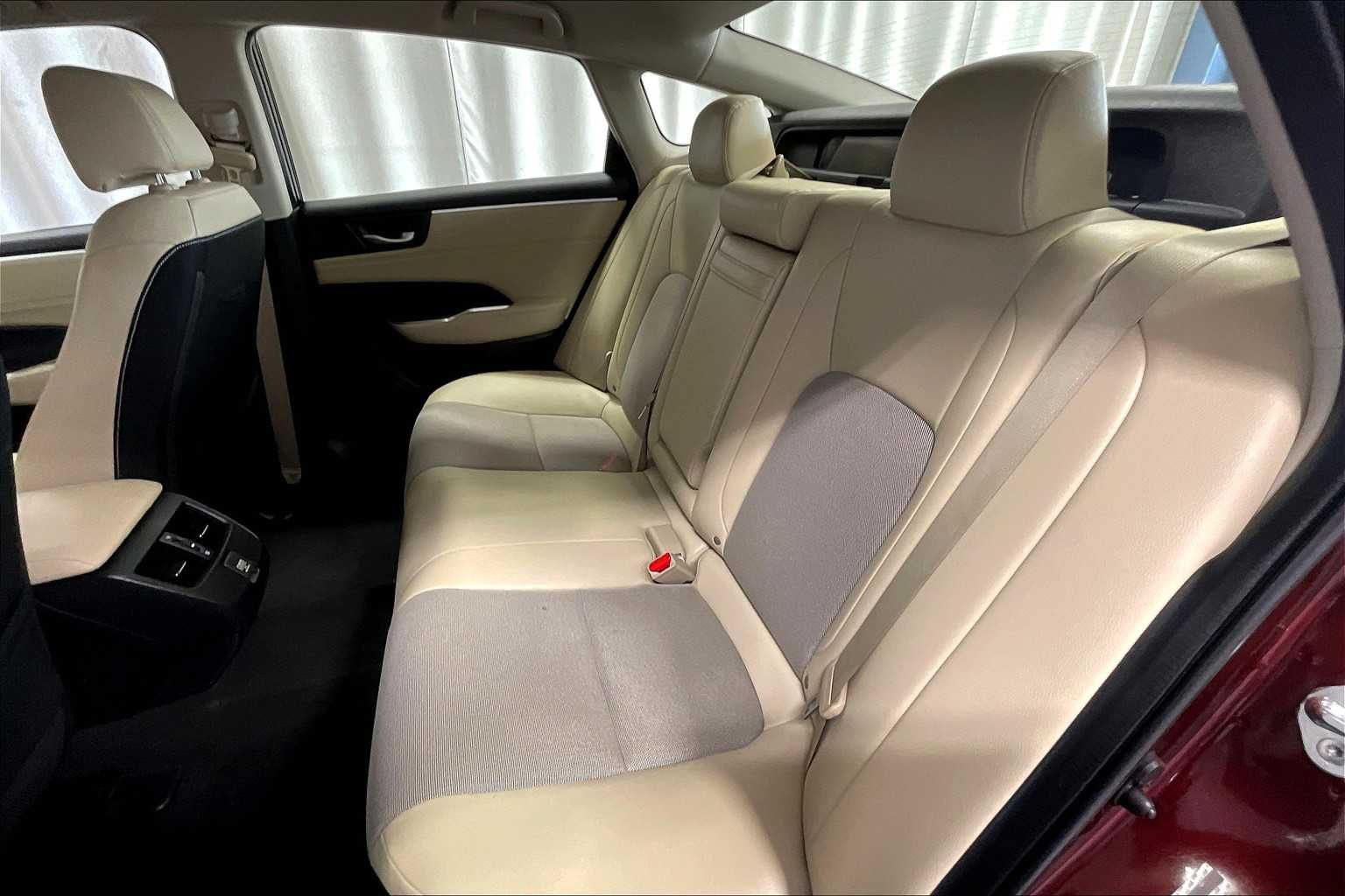 2018 Honda Clarity Plug-In Hybrid  - Photo 15