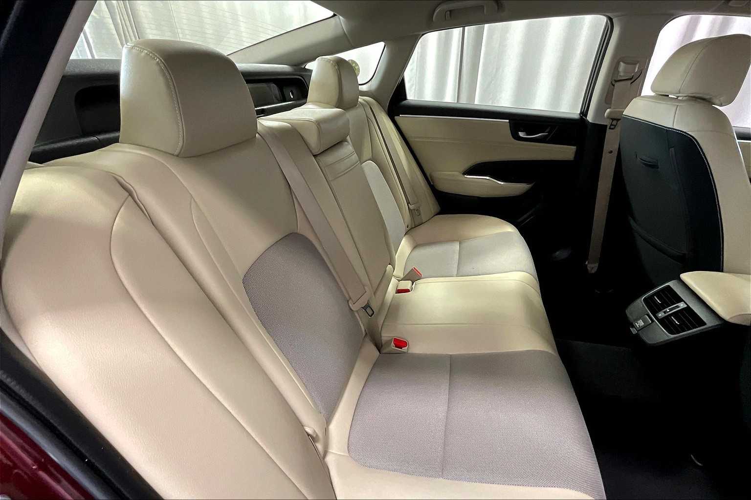 2018 Honda Clarity Plug-In Hybrid  - Photo 16