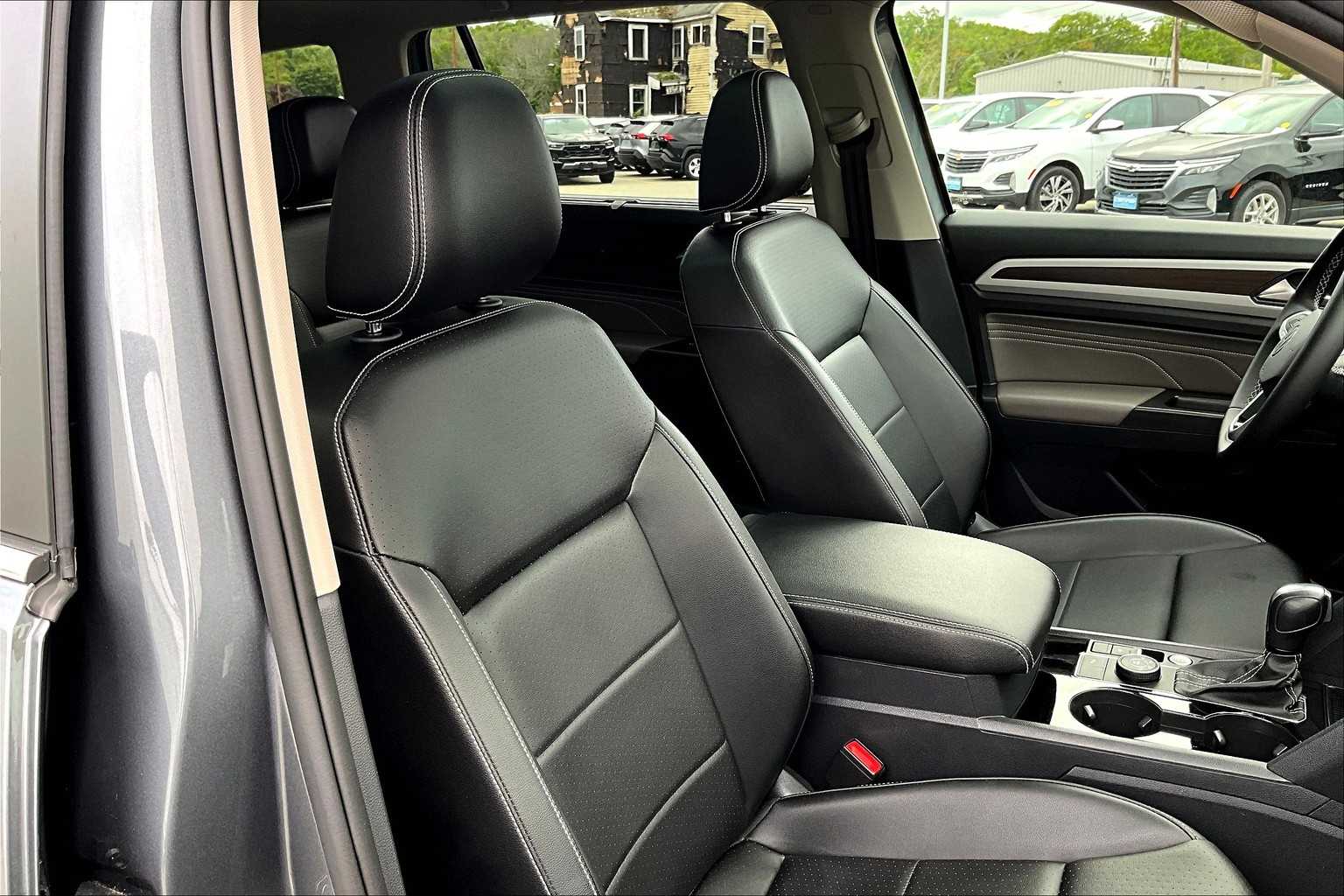 2022 Volkswagen Atlas 3.6L V6 SE w/Technology - Photo 11