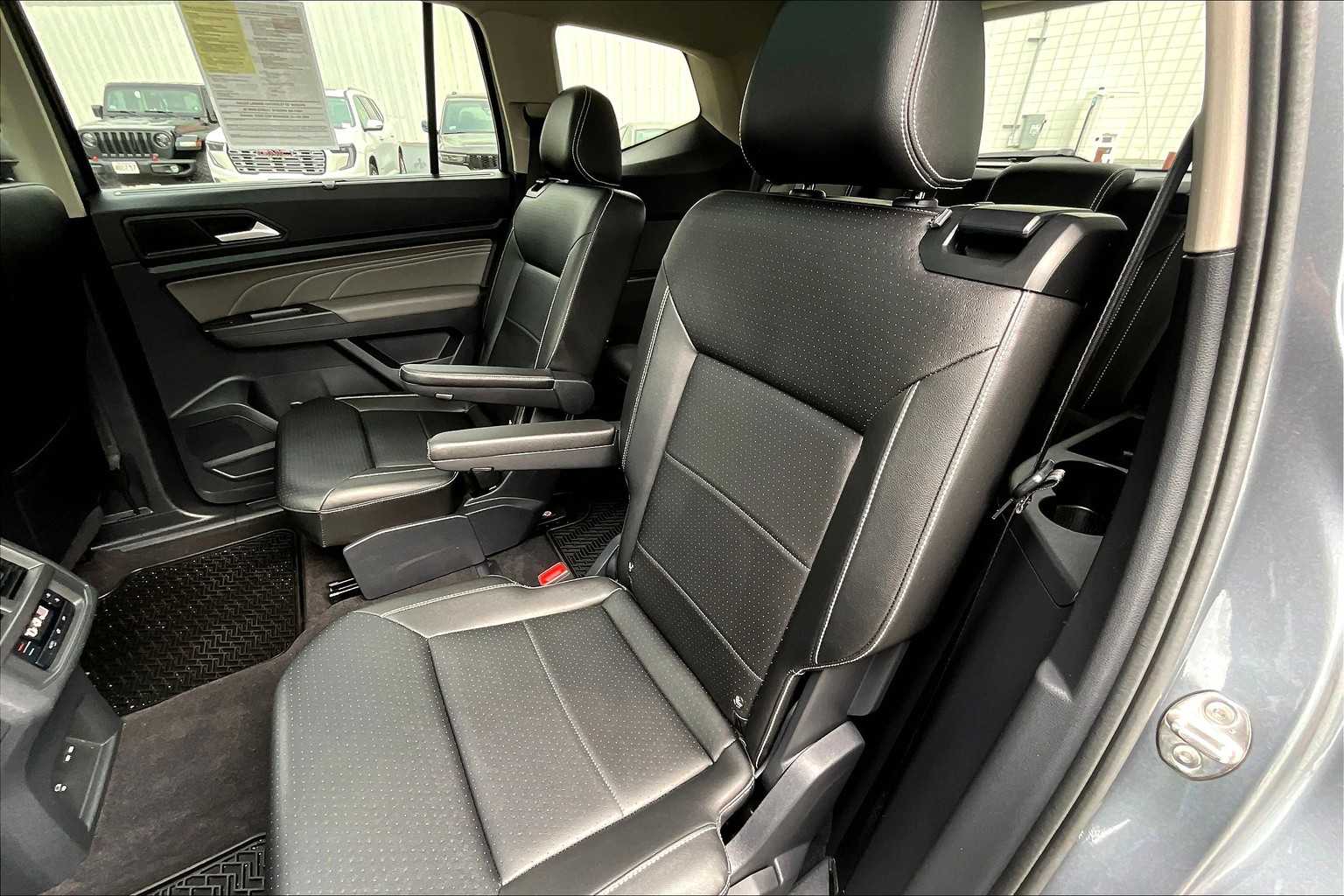 2022 Volkswagen Atlas 3.6L V6 SE w/Technology - Photo 15