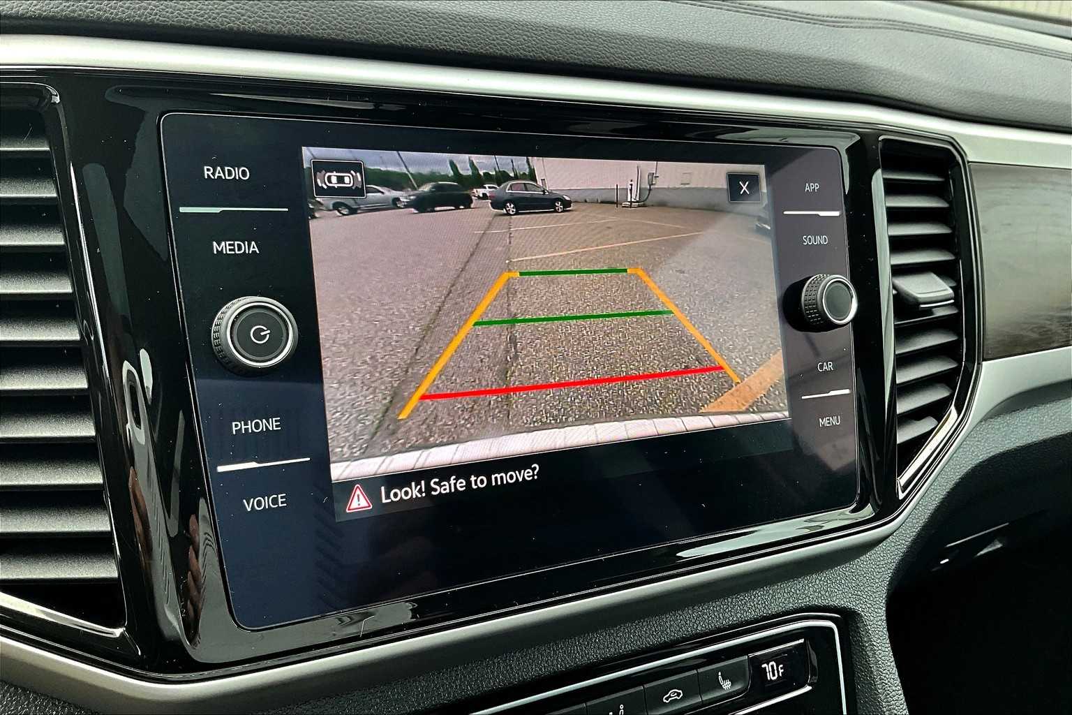 2022 Volkswagen Atlas 3.6L V6 SE w/Technology - Photo 20