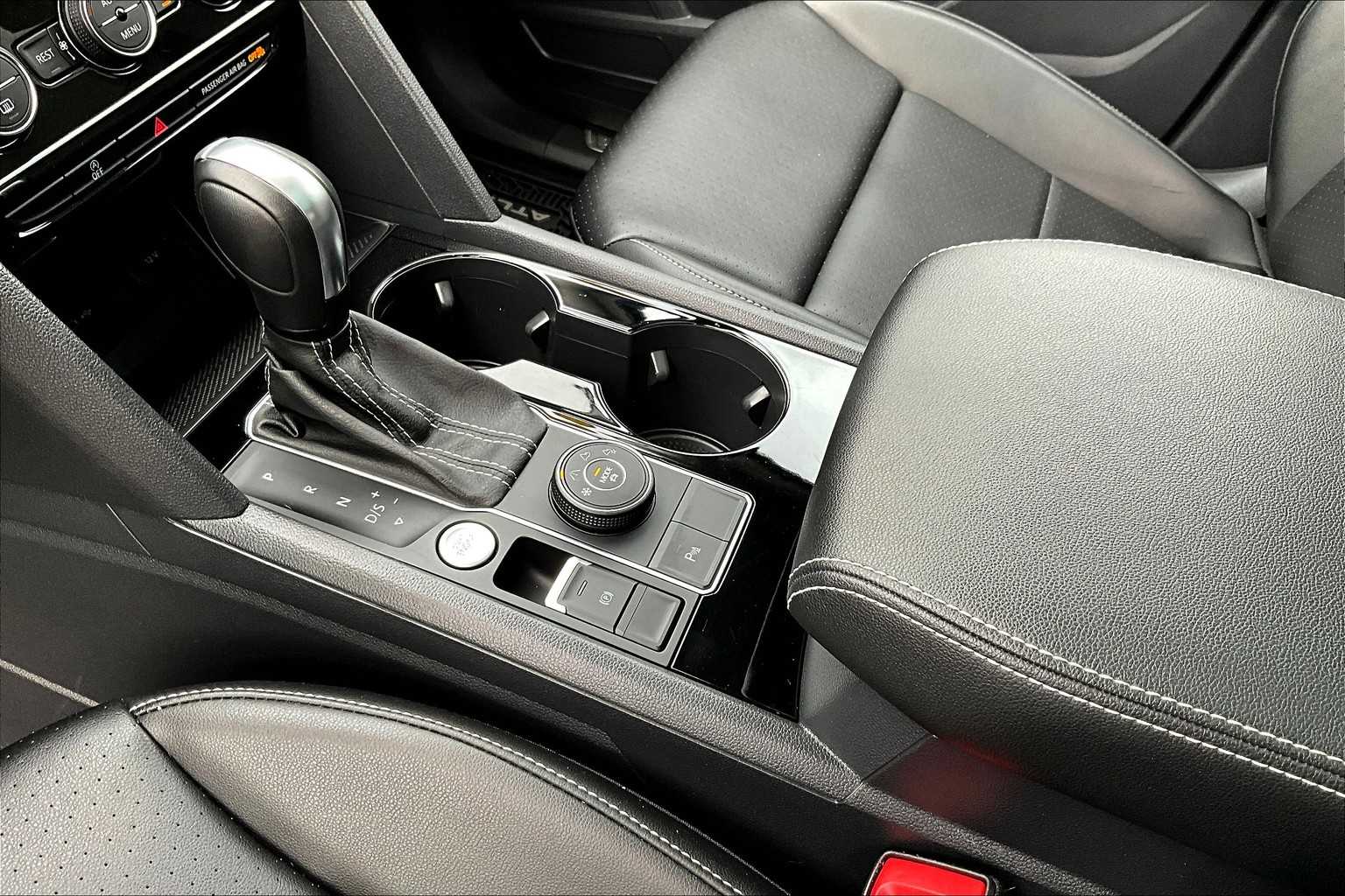2022 Volkswagen Atlas 3.6L V6 SE w/Technology - Photo 21