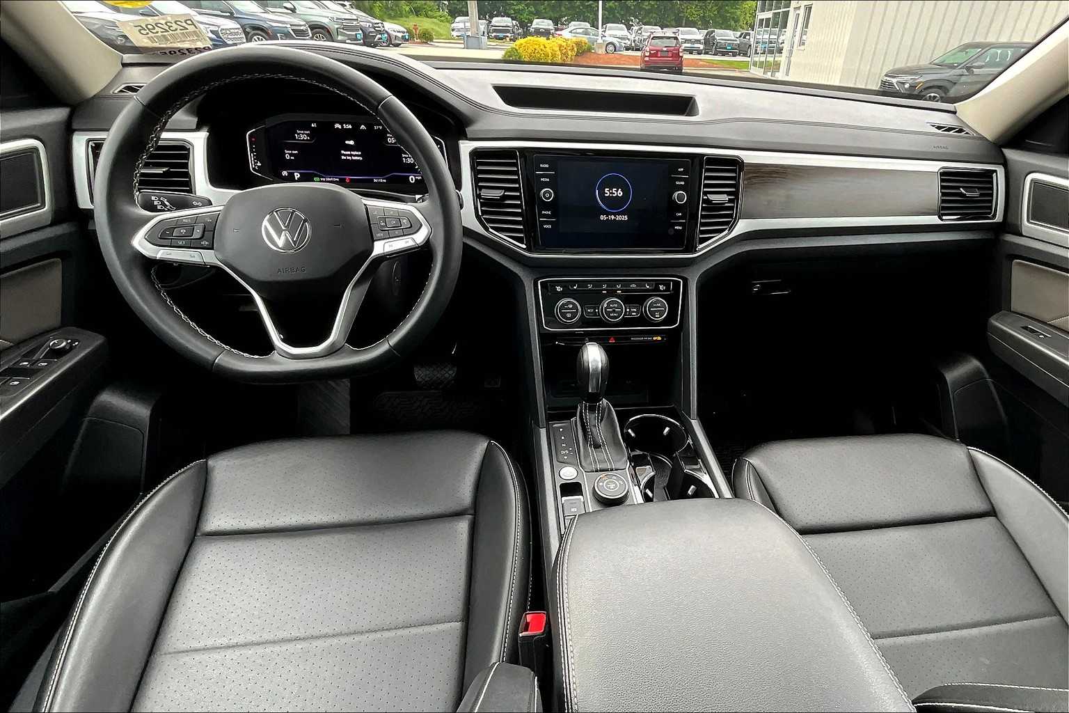 2022 Volkswagen Atlas 3.6L V6 SE w/Technology - Photo 22
