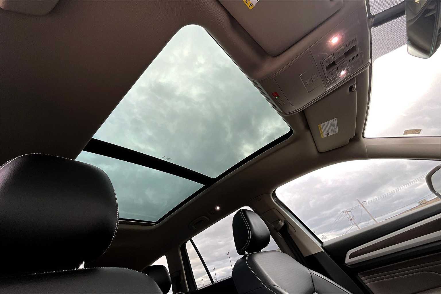 2022 Volkswagen Atlas 3.6L V6 SE w/Technology - Photo 23