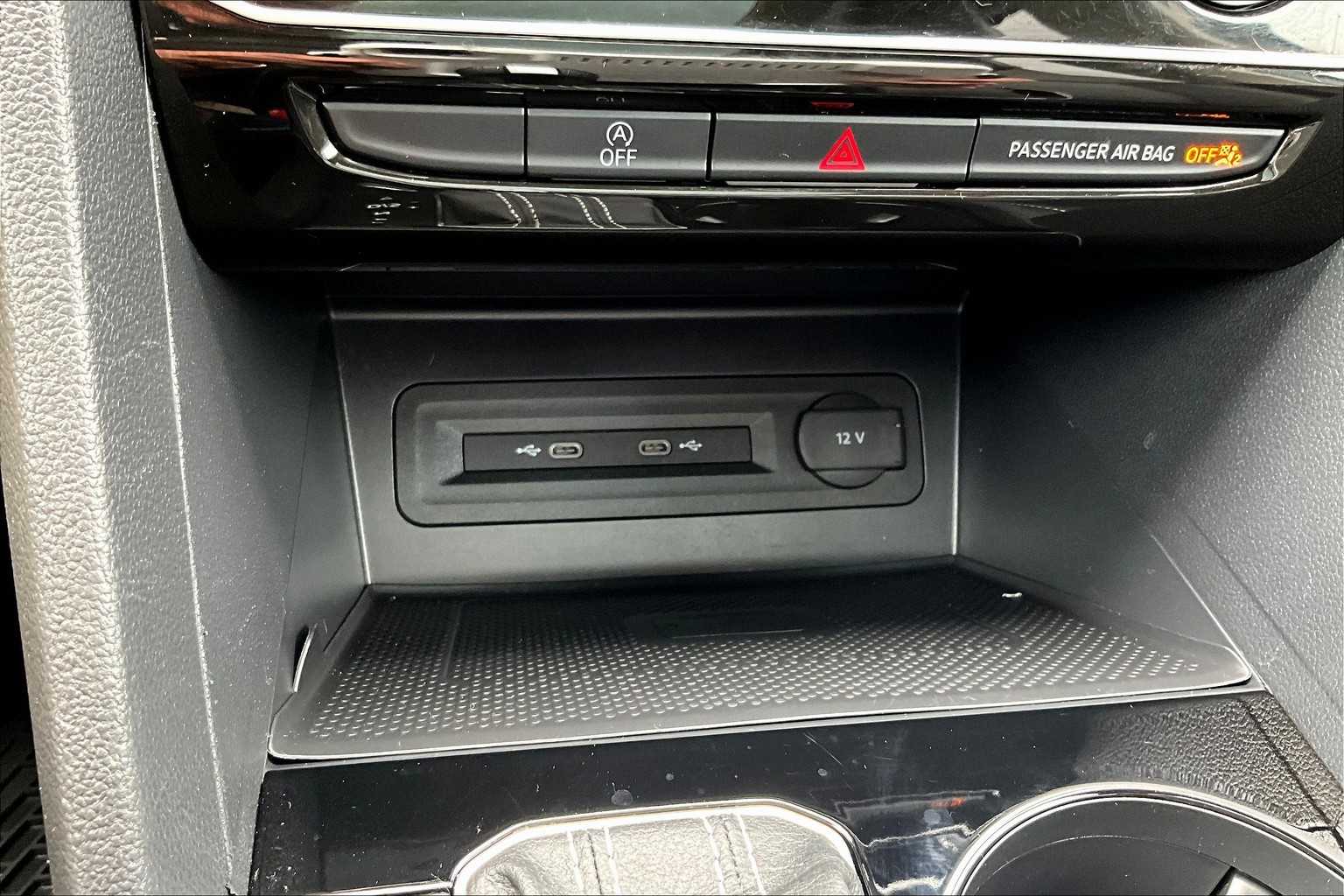 2022 Volkswagen Atlas 3.6L V6 SE w/Technology - Photo 27