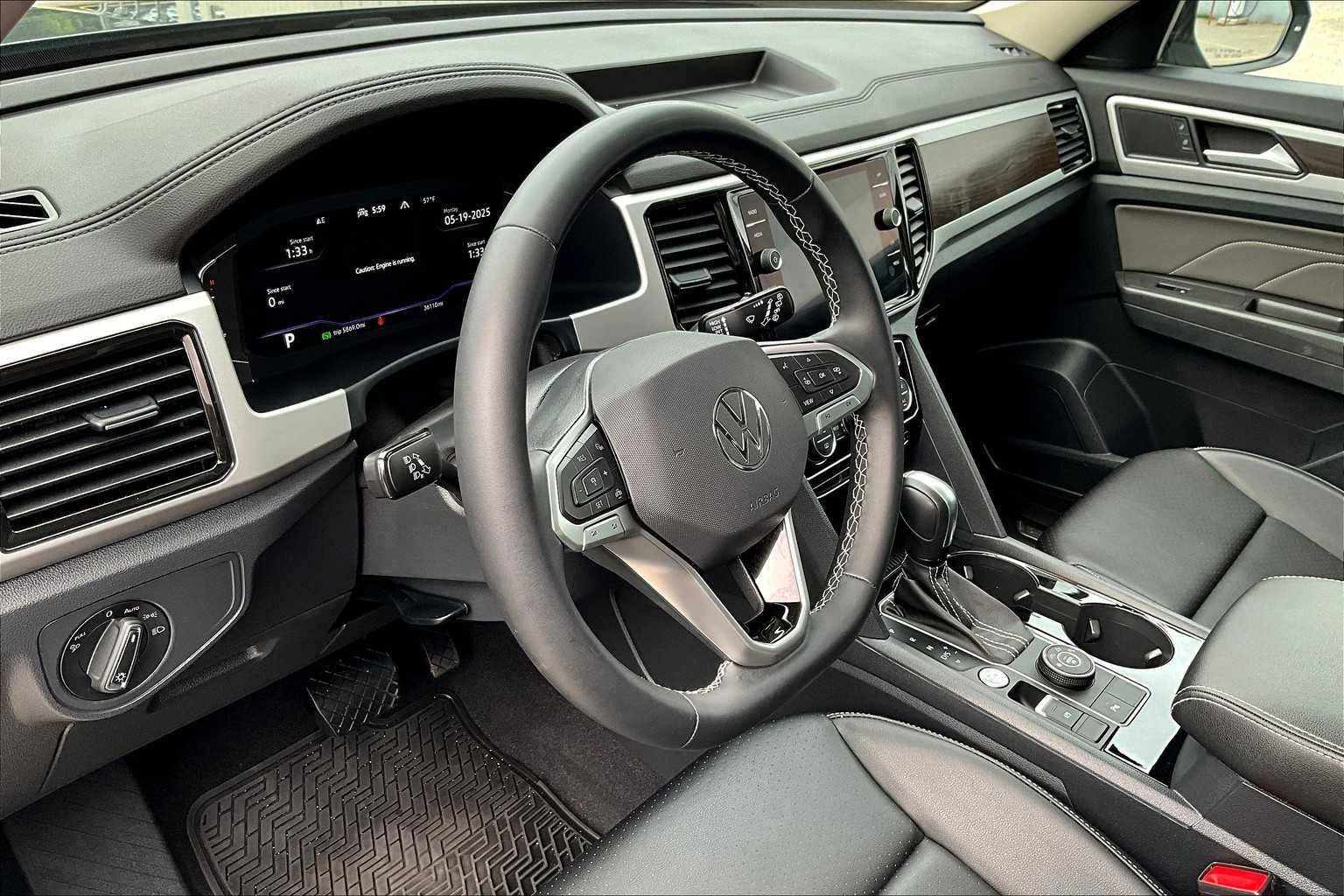 2022 Volkswagen Atlas 3.6L V6 SE w/Technology - Photo 8