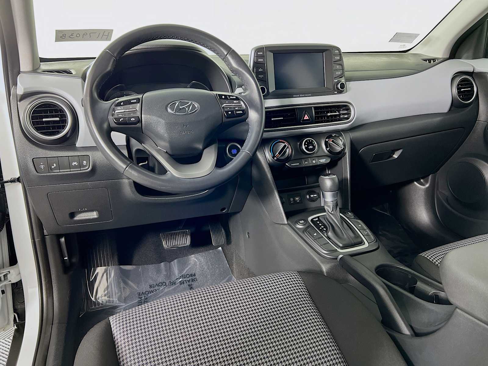 2020 Hyundai Kona SEL - Photo 9