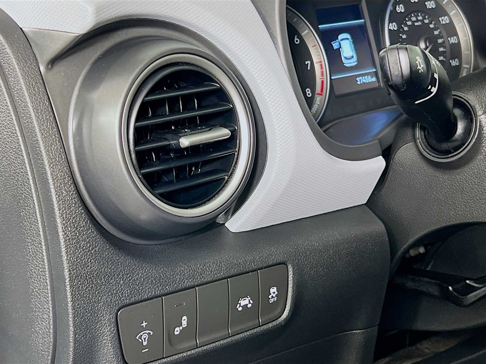2020 Hyundai Kona SEL - Photo 10