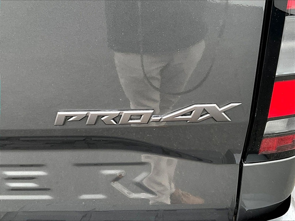 2022 Nissan Frontier Pro-4X - Photo 29