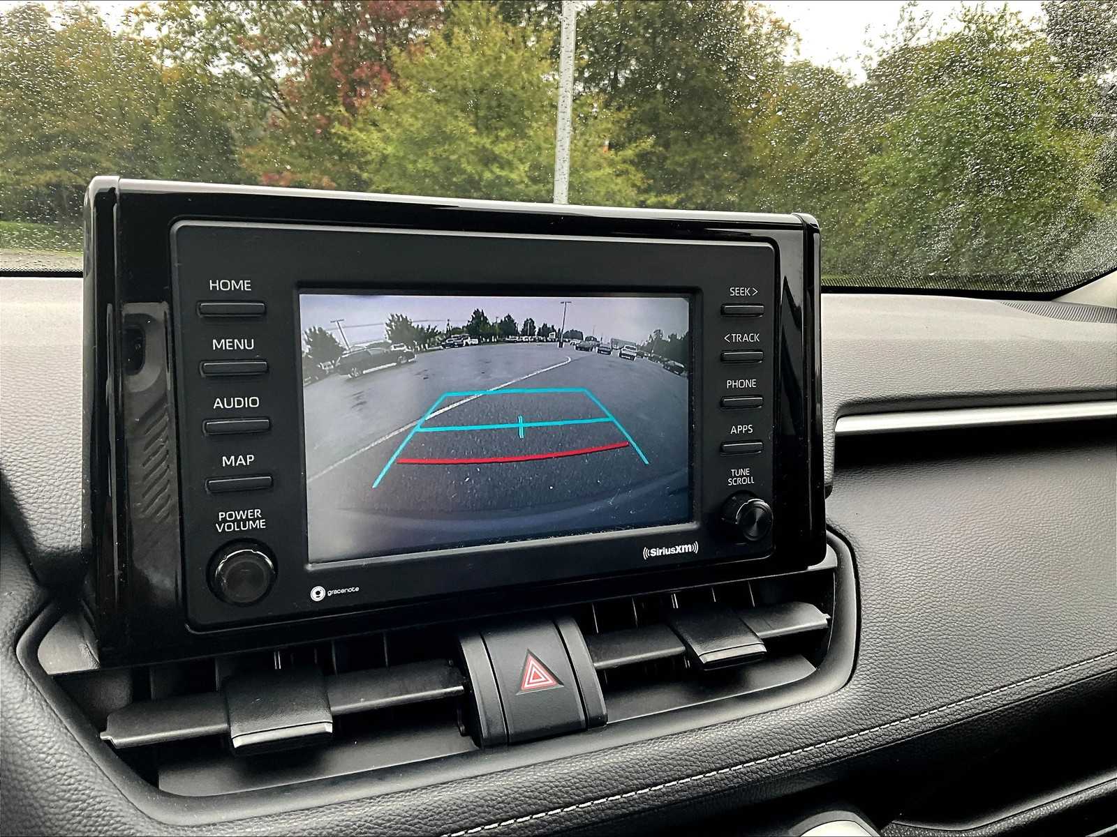 2021 Toyota RAV4 XLE - Photo 19