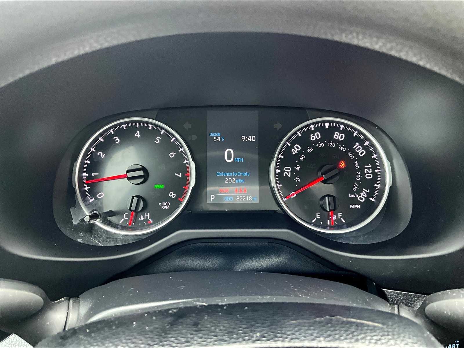 2021 Toyota RAV4 XLE - Photo 25