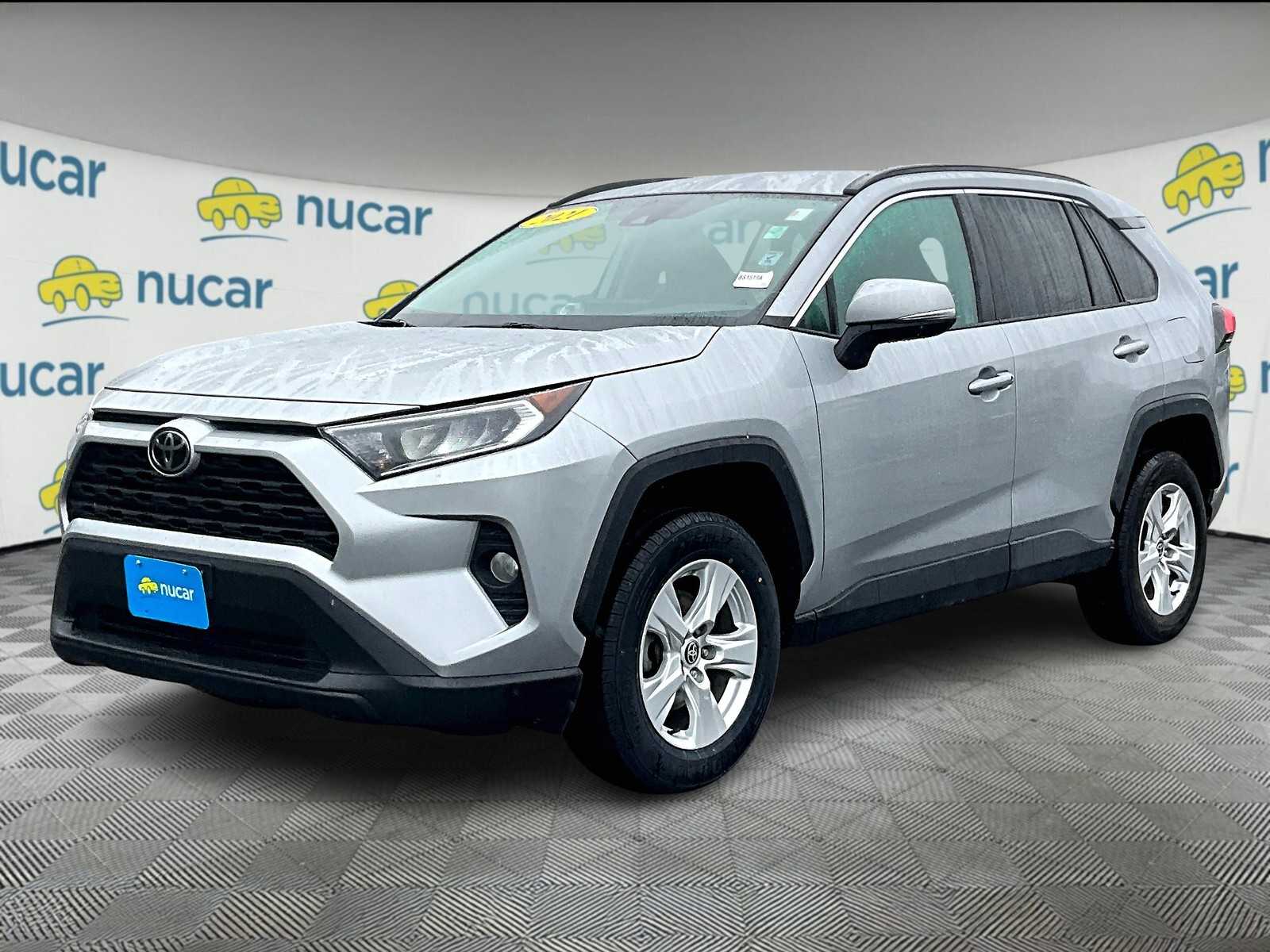 2021 Toyota RAV4 XLE - Photo 3