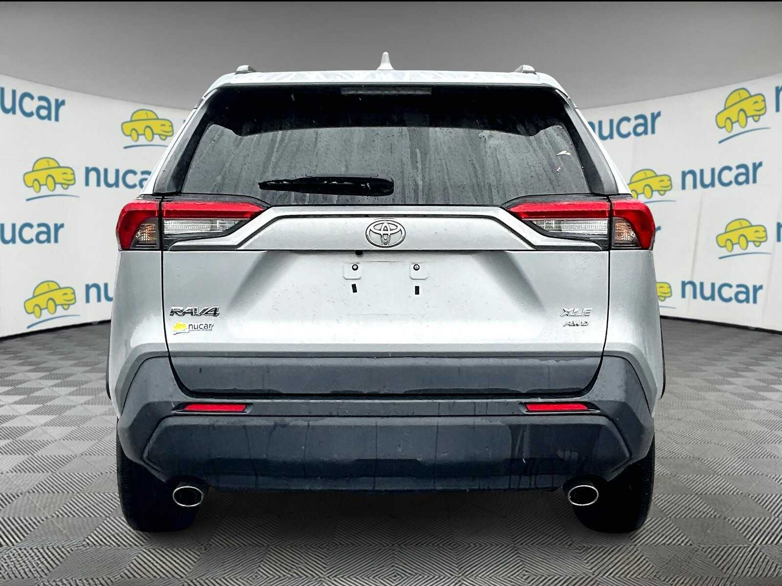 2021 Toyota RAV4 XLE - Photo 5