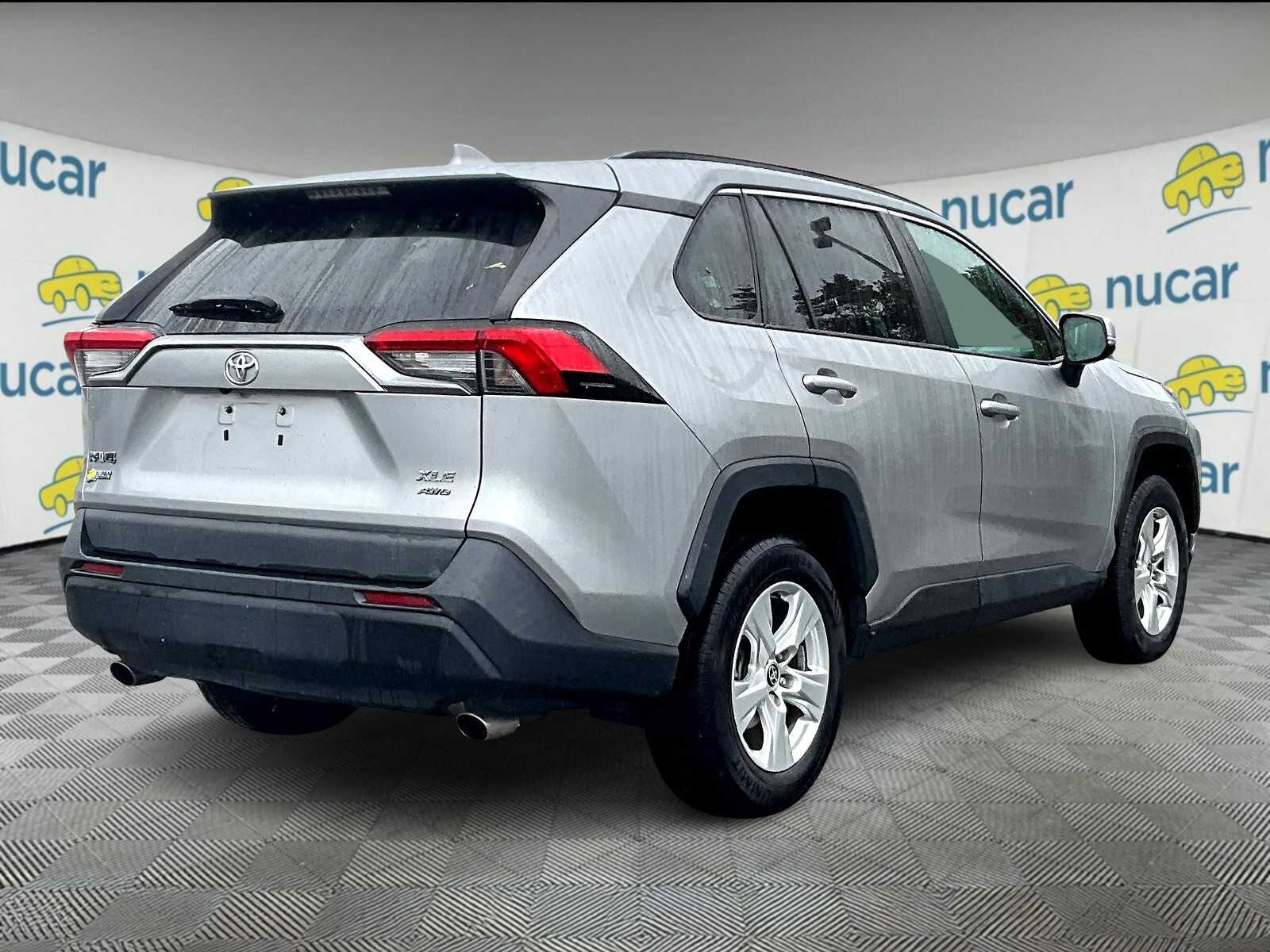 2021 Toyota RAV4 XLE - Photo 6