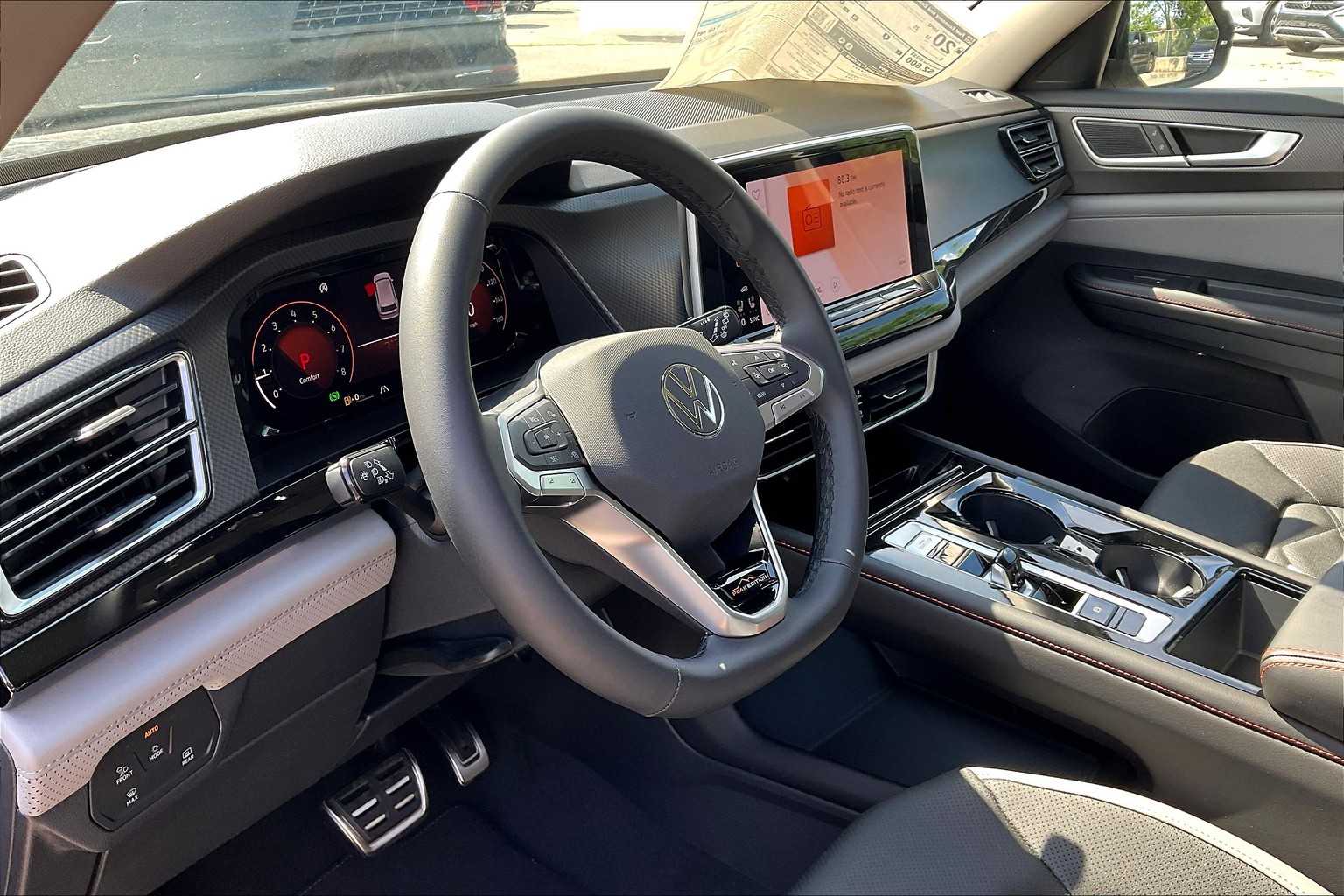 2025 Volkswagen Atlas 2.0T Peak Edition - Photo 9