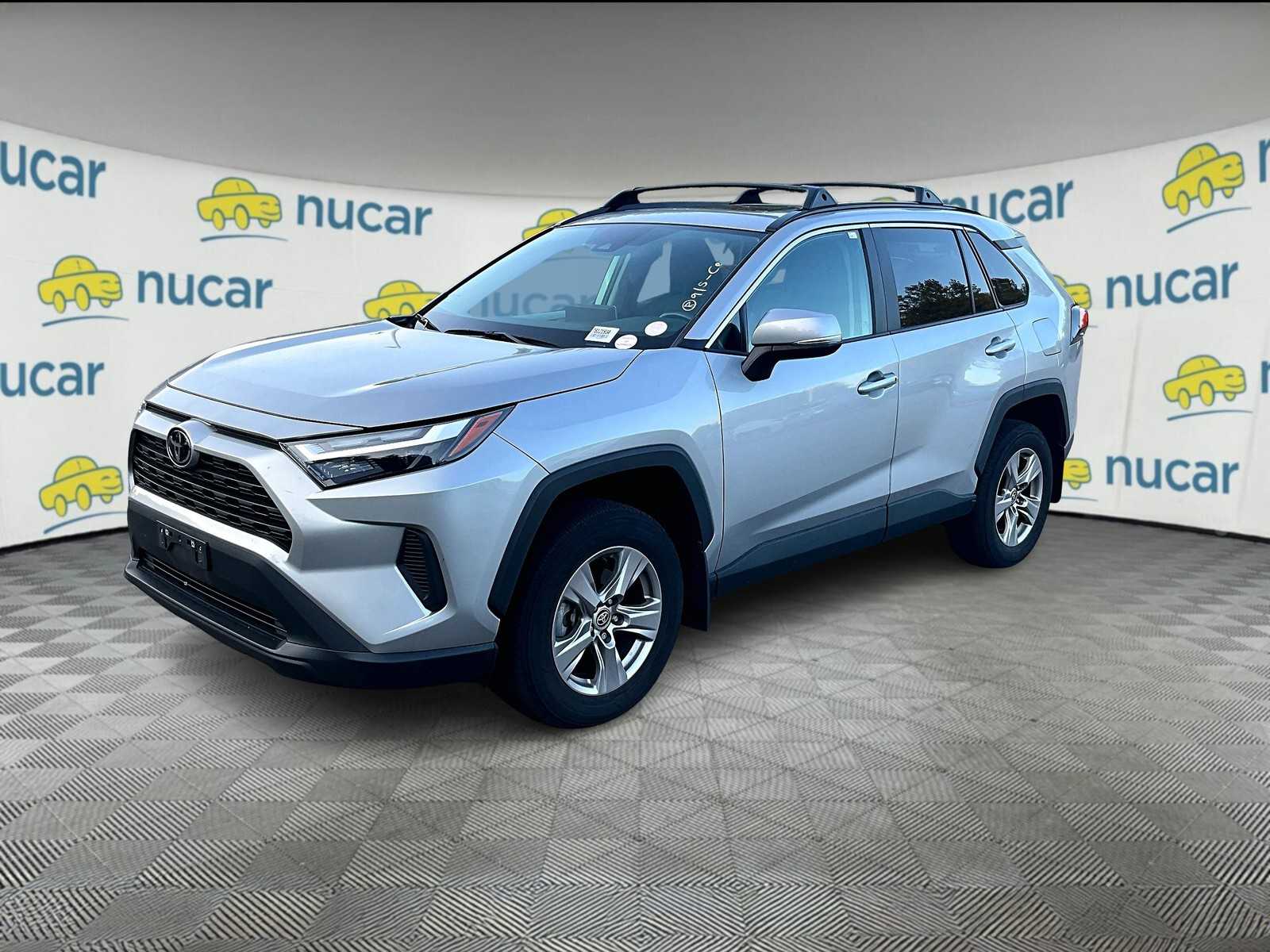 2022 Toyota RAV4 XLE - Photo 2
