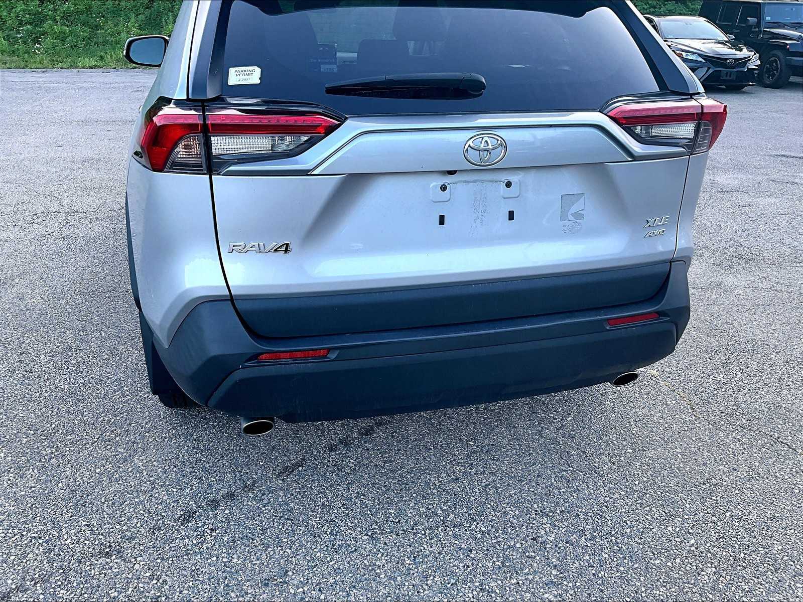 2022 Toyota RAV4 XLE - Photo 7