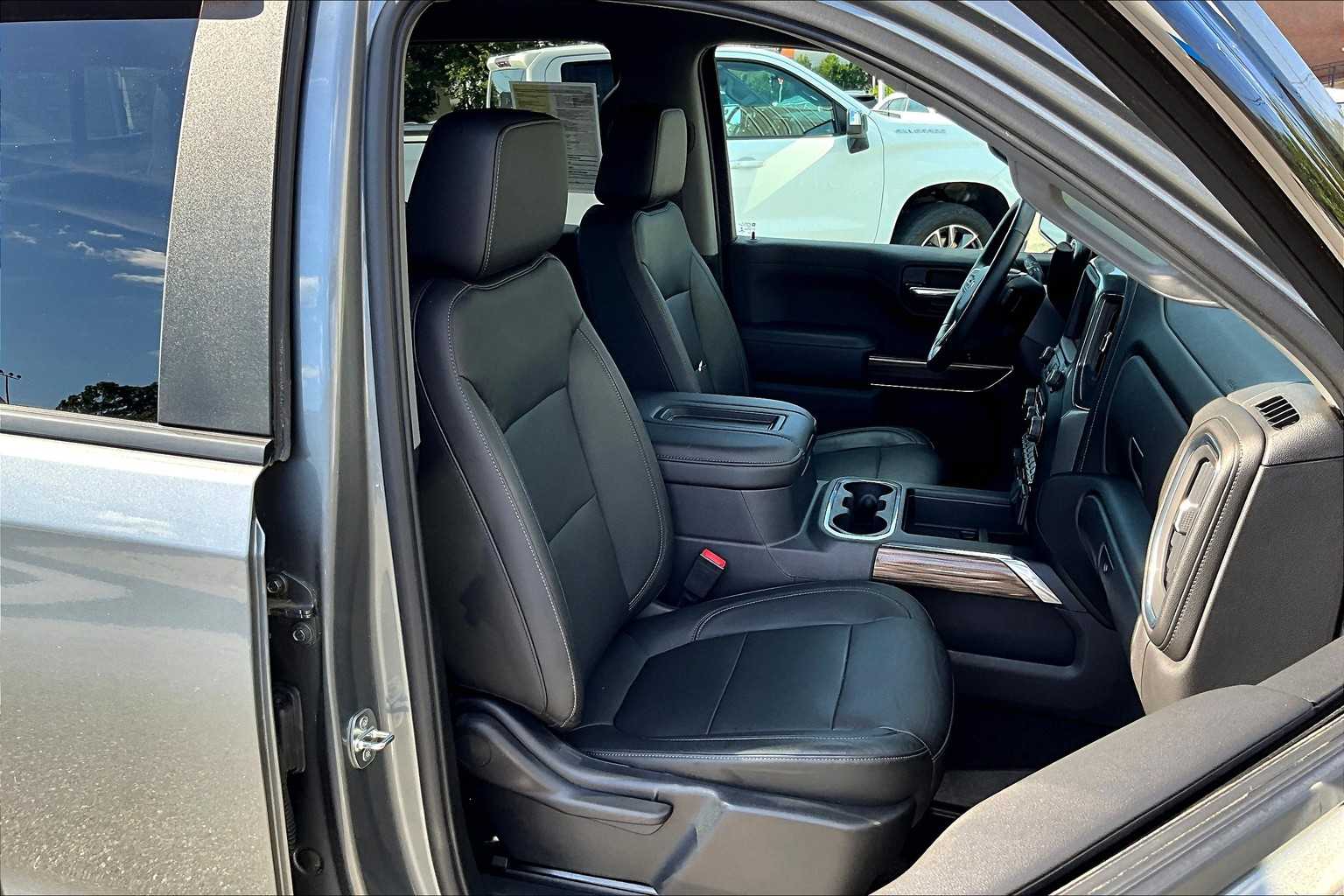 2020 Chevrolet Silverado 1500 RST - Photo 11