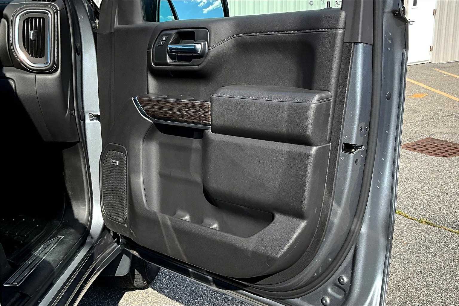 2020 Chevrolet Silverado 1500 RST - Photo 12