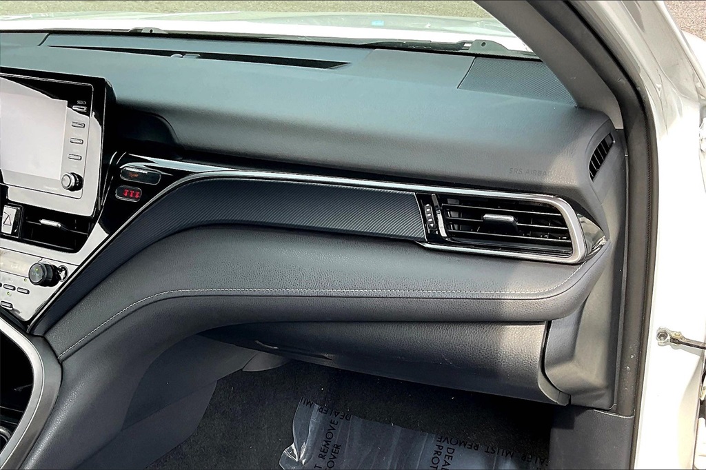 2022 Toyota Camry SE - Photo 12