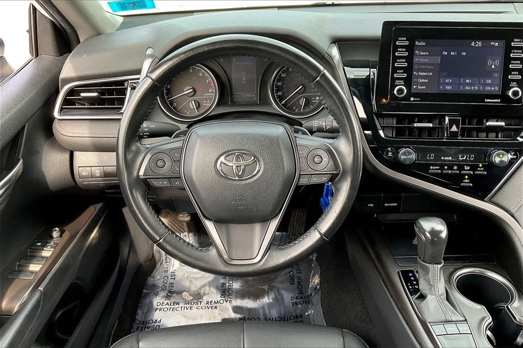 2022 Toyota Camry SE - Photo 16
